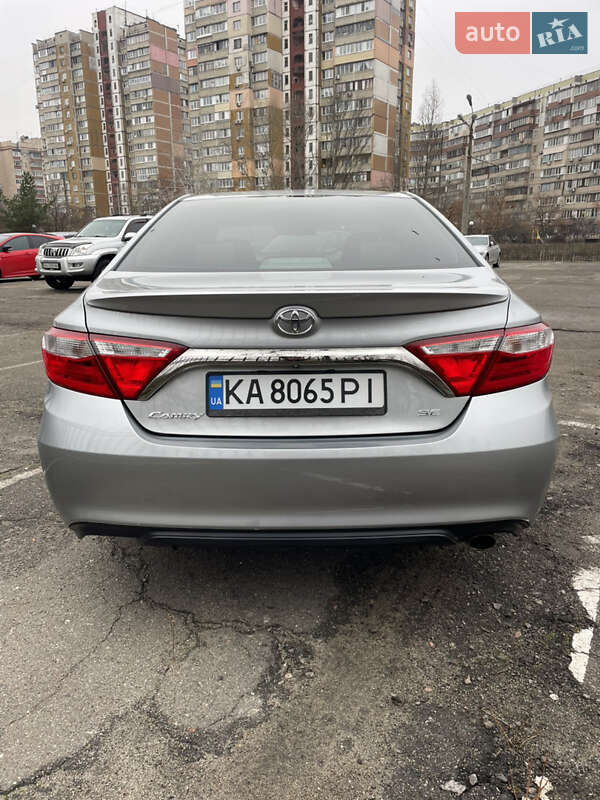 Седан Toyota Camry 2015 в Києві