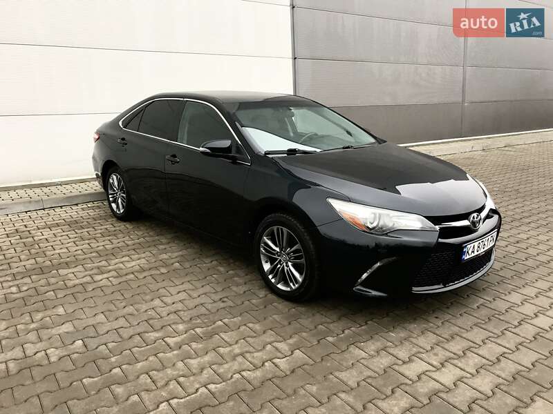 Седан Toyota Camry 2015 в Києві