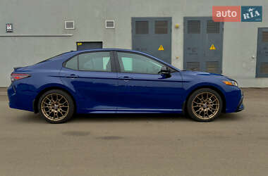 Седан Toyota Camry 2023 в Києві