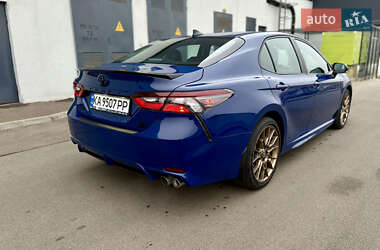 Седан Toyota Camry 2023 в Києві