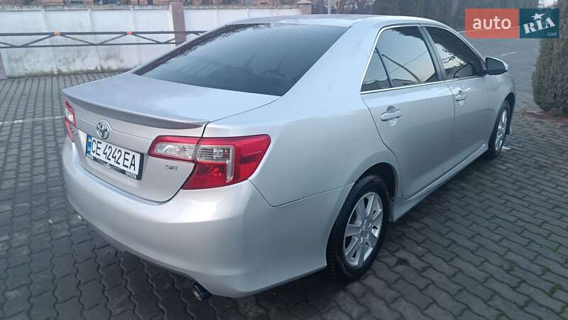 Седан Toyota Camry 2014 в Чернівцях
