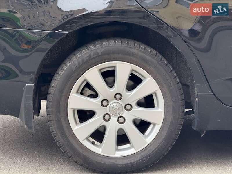 Седан Toyota Camry 2008 в Києві