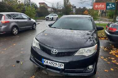 Седан Toyota Camry 2013 в Киеве