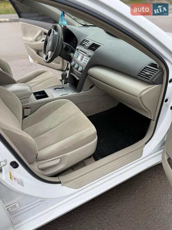 Седан Toyota Camry 2008 в Харкові