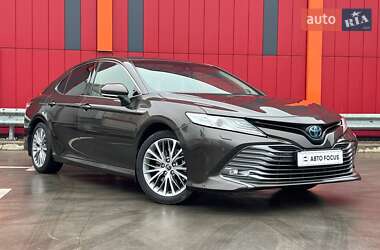 Седан Toyota Camry 2019 в Києві