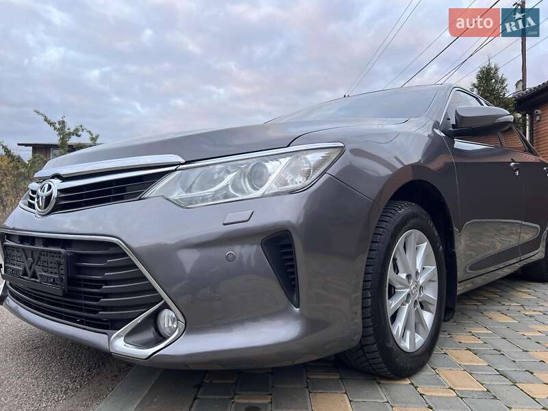 Toyota Camry 2015