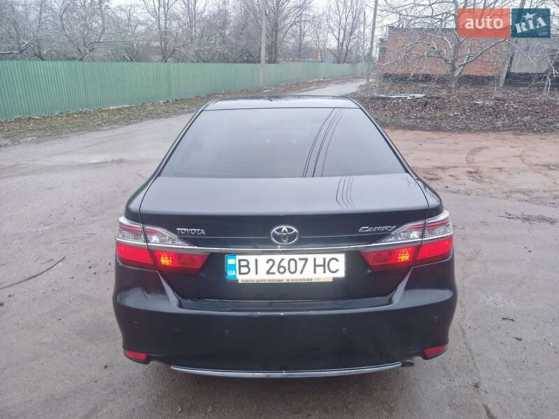 Седан Toyota Camry 2017 в Полтаве