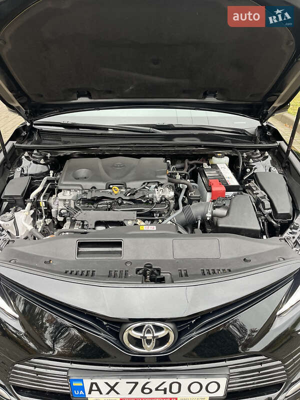 Седан Toyota Camry 2022 в Киеве