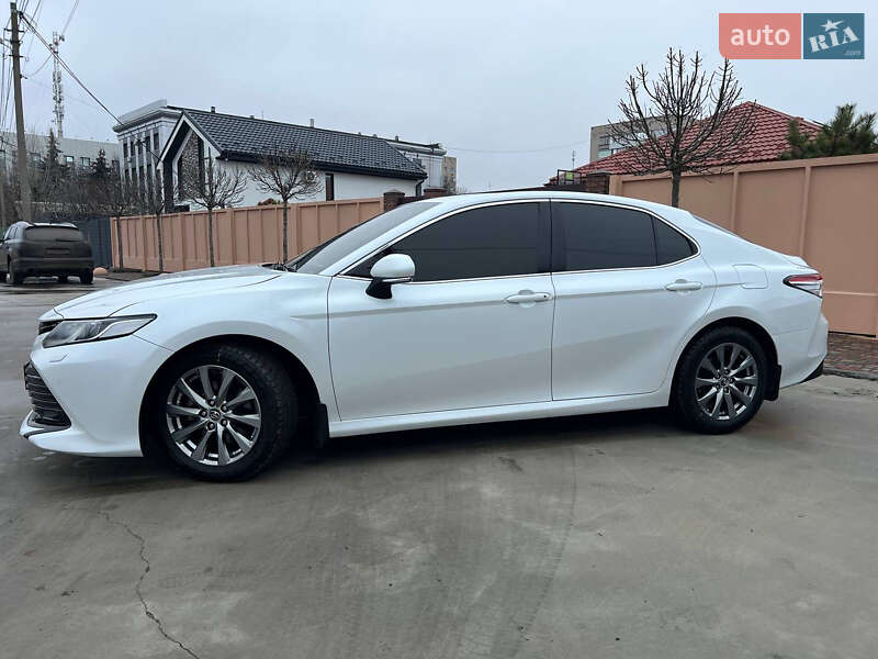 Седан Toyota Camry 2018 в Павлограде