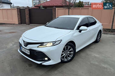 Седан Toyota Camry 2018 в Павлограде