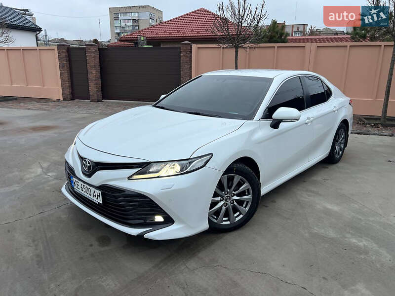 Седан Toyota Camry 2018 в Павлограде
