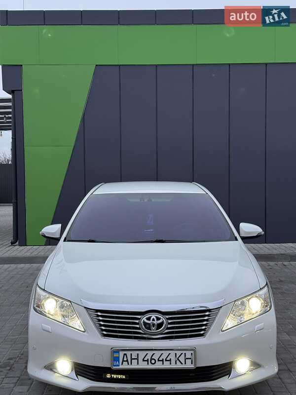 Седан Toyota Camry 2012 в Дніпрі