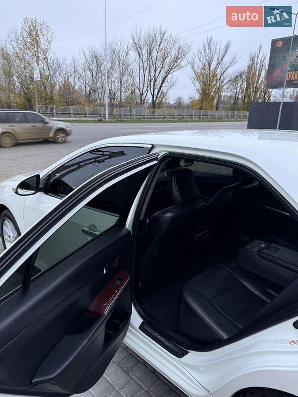 Седан Toyota Camry 2012 в Дніпрі