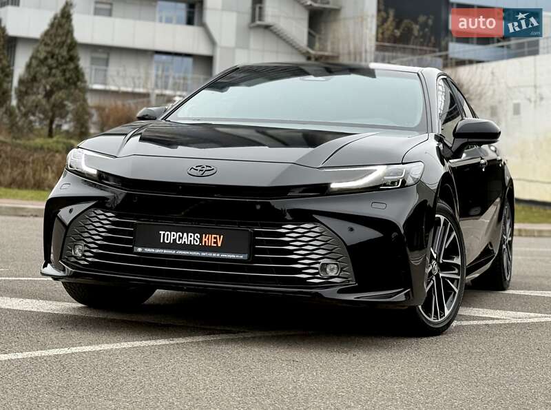 Седан Toyota Camry 2024 в Києві