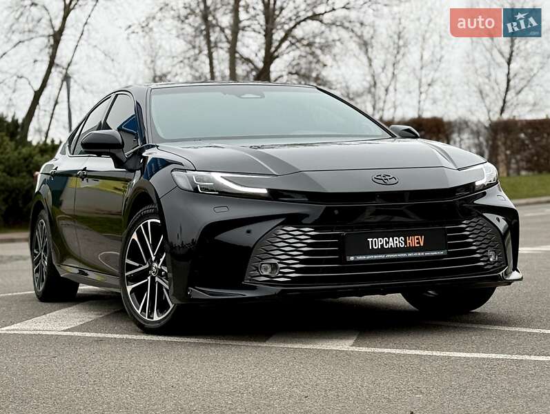 Седан Toyota Camry 2024 в Києві