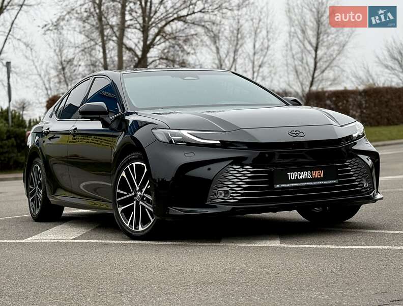 Седан Toyota Camry 2024 в Києві