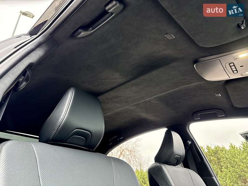 Седан Toyota Camry 2024 в Києві