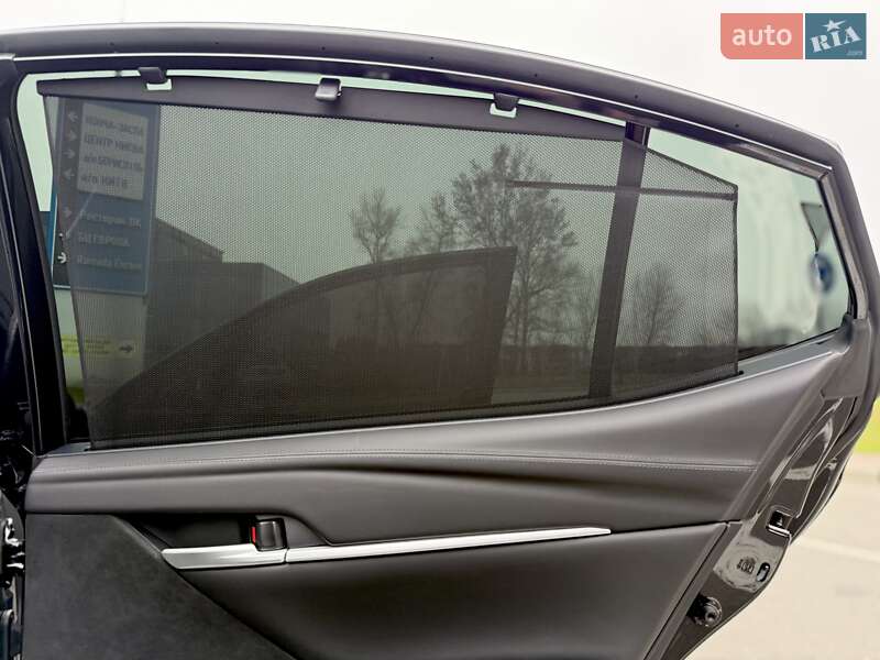 Седан Toyota Camry 2024 в Києві