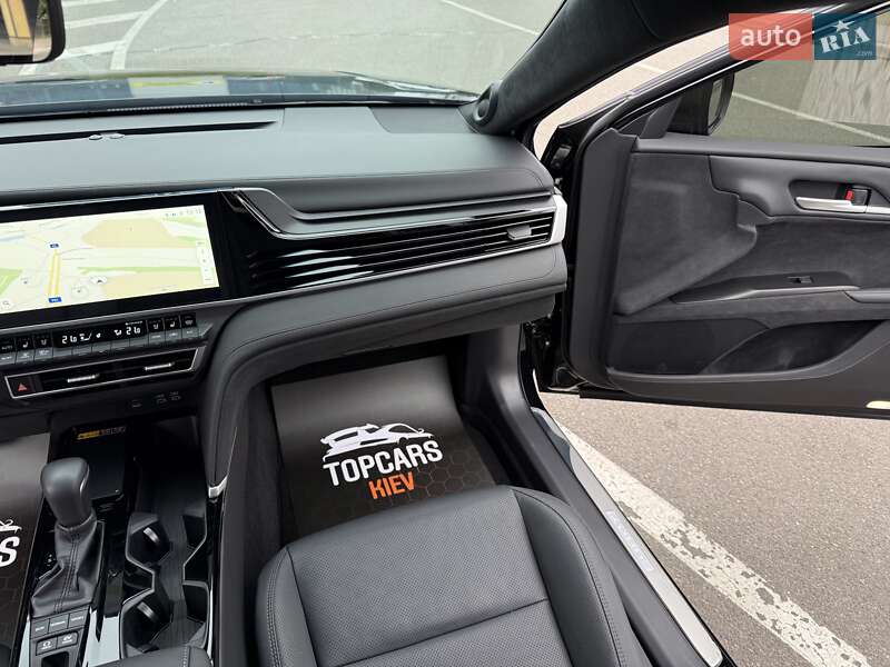 Седан Toyota Camry 2024 в Києві