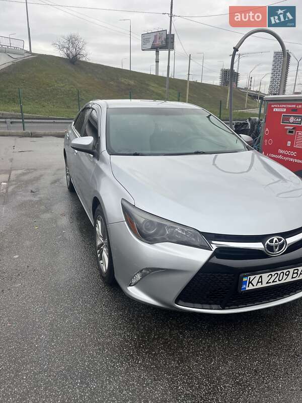 Toyota Camry 2015