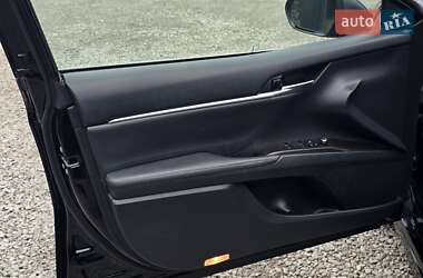 Седан Toyota Camry 2022 в Тернополі