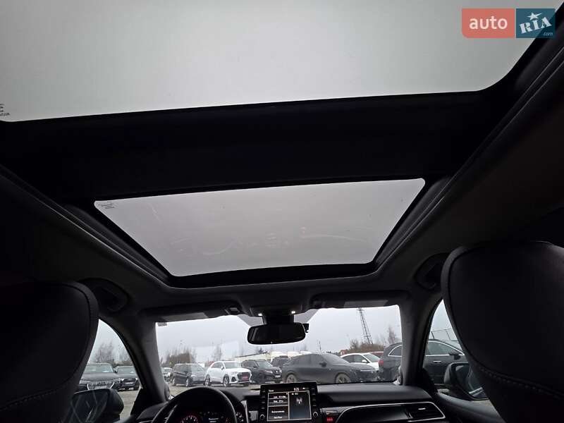 Седан Toyota Camry 2022 в Тернополі