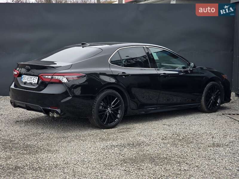 Седан Toyota Camry 2022 в Тернополі