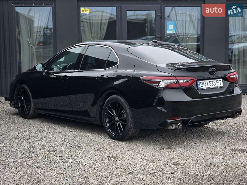 Седан Toyota Camry 2022 в Тернополі
