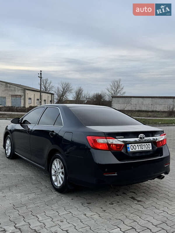 Седан Toyota Camry 2012 в Врадіївці