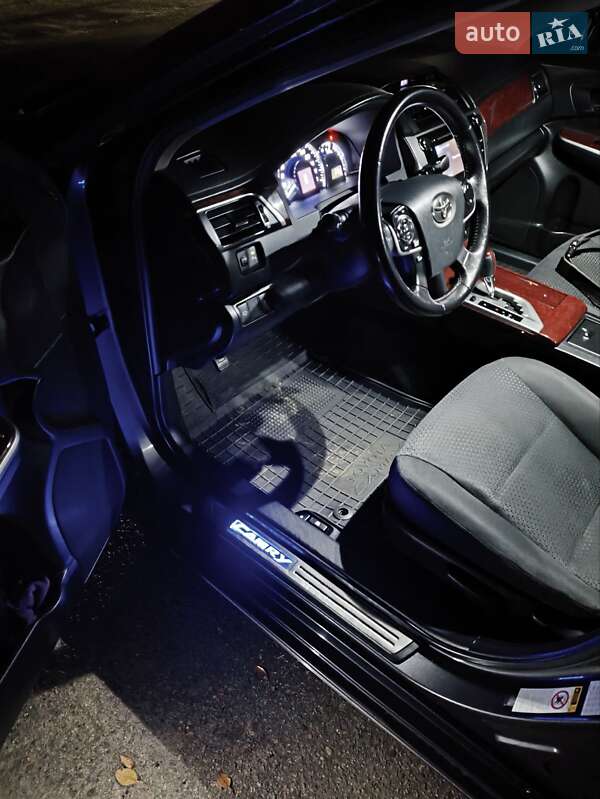 Седан Toyota Camry 2014 в Харкові