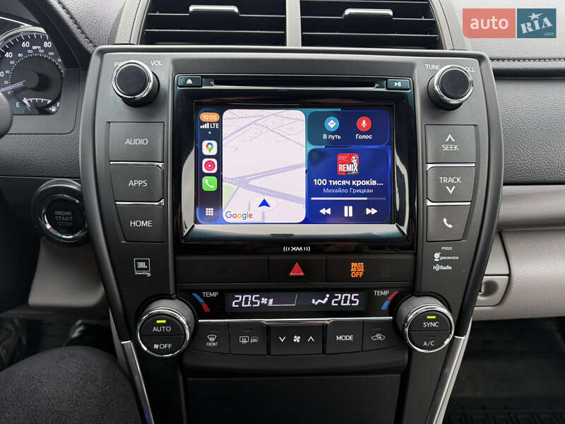 Седан Toyota Camry 2016 в Києві