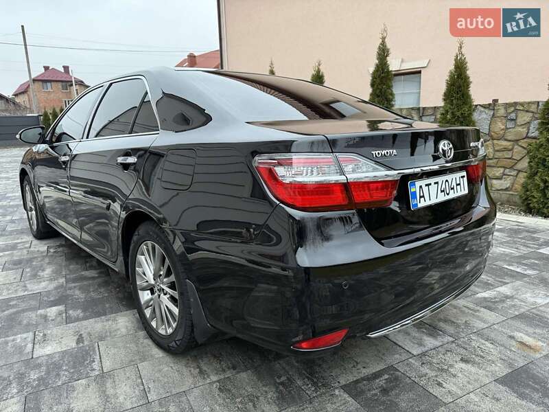 Седан Toyota Camry 2017 в Ивано-Франковске