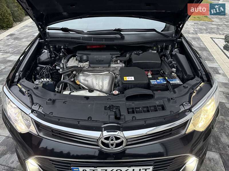 Седан Toyota Camry 2017 в Ивано-Франковске