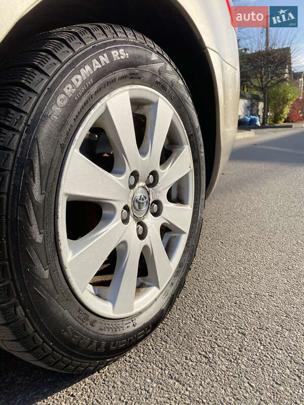 Седан Toyota Camry 2008 в Киеве