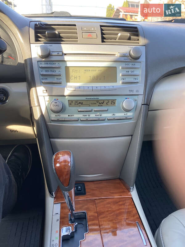 Седан Toyota Camry 2008 в Киеве