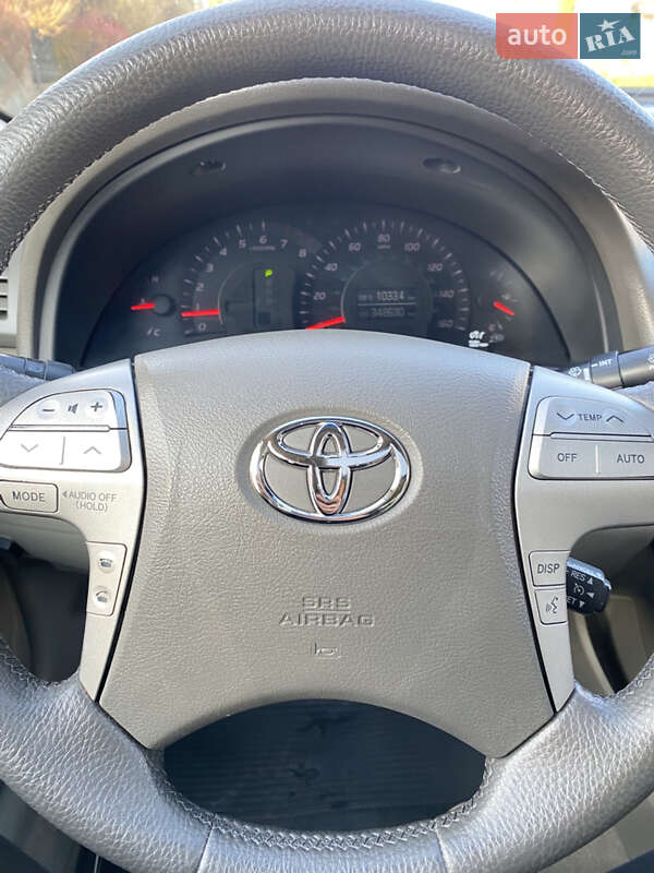 Седан Toyota Camry 2008 в Киеве