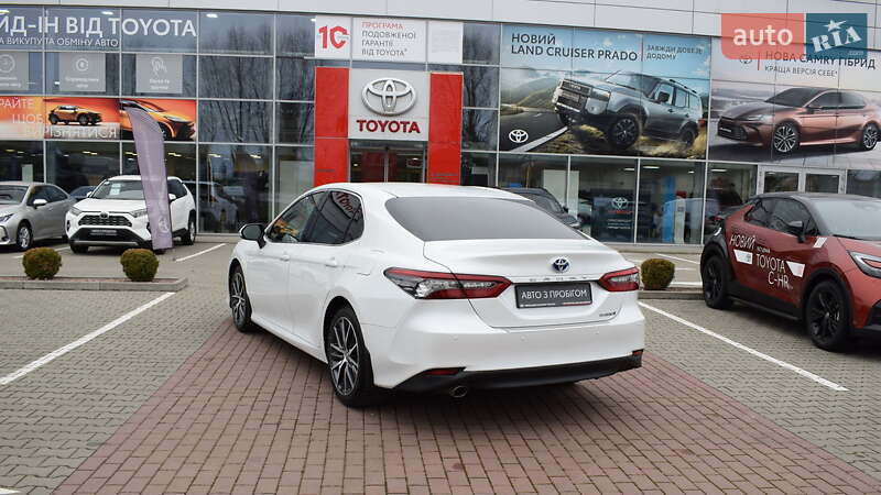 Седан Toyota Camry 2023 в Житомирі