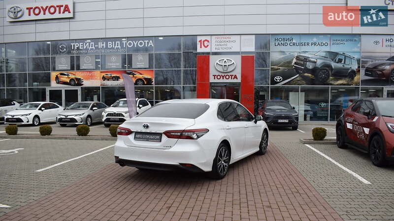 Седан Toyota Camry 2023 в Житомирі