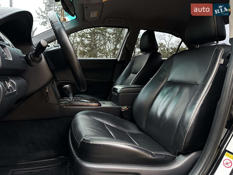 Седан Toyota Camry 2014 в Миколаєві