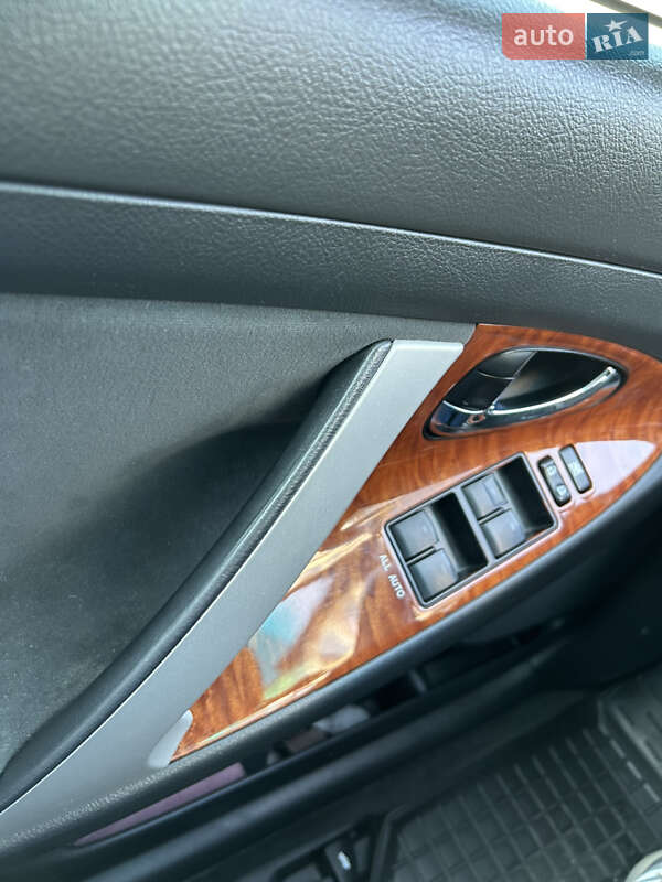 Седан Toyota Camry 2011 в Харькове