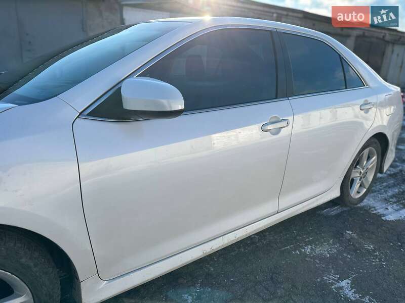 Седан Toyota Camry 2014 в Кам'янському