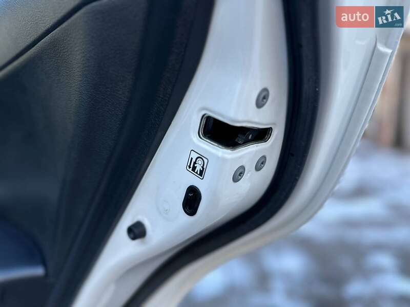 Седан Toyota Camry 2014 в Кам'янському