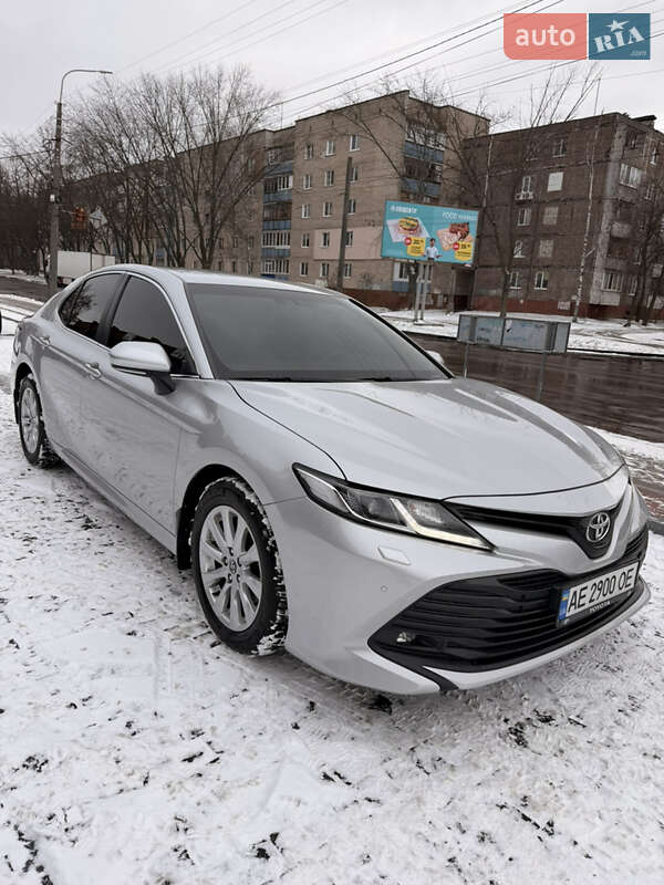 Седан Toyota Camry 2019 в Чернігові