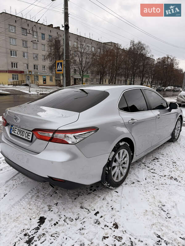 Седан Toyota Camry 2019 в Чернігові