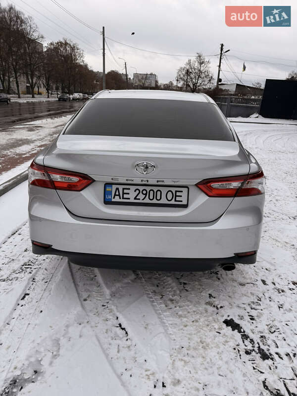 Седан Toyota Camry 2019 в Чернігові