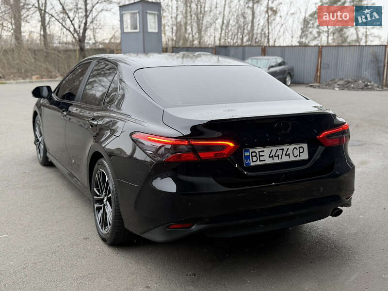 Седан Toyota Camry 2018 в Одессе