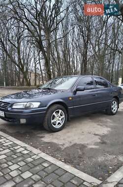 Седан Toyota Camry 1998 в Киеве