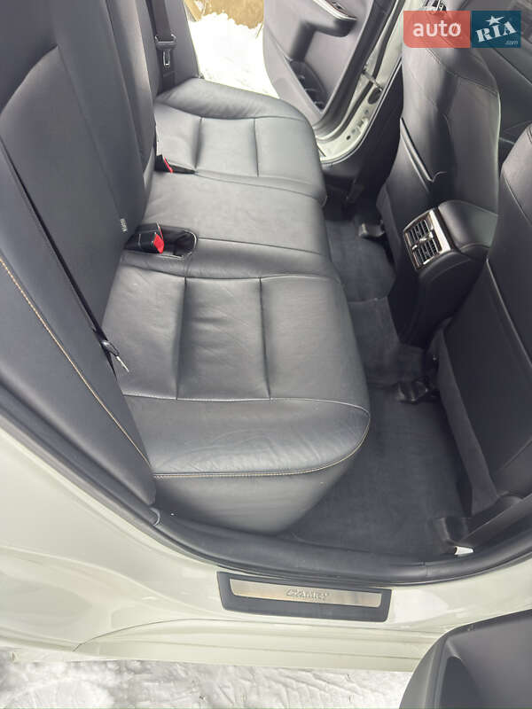 Седан Toyota Camry 2016 в Киеве