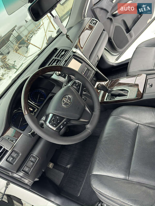 Седан Toyota Camry 2016 в Киеве