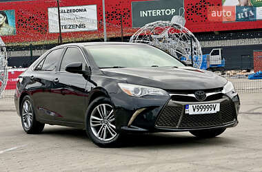 Седан Toyota Camry 2016 в Києві
